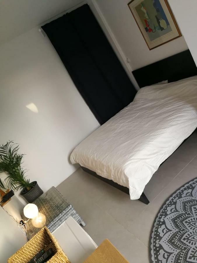 The Pearl Apartment Yehud-Monosson Exterior photo